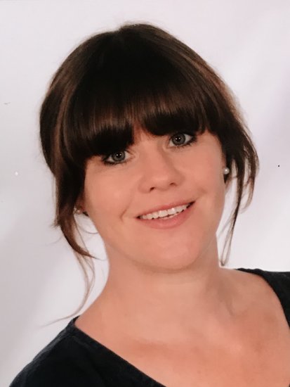 Leitung Medizin / Ärztin: Dr. med. Julia Cattelaens